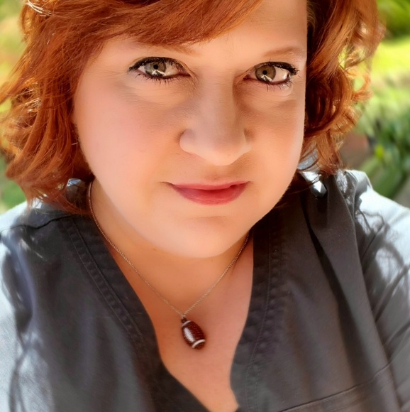 Meet your Posher, Kimberly - Picture 2 of 2